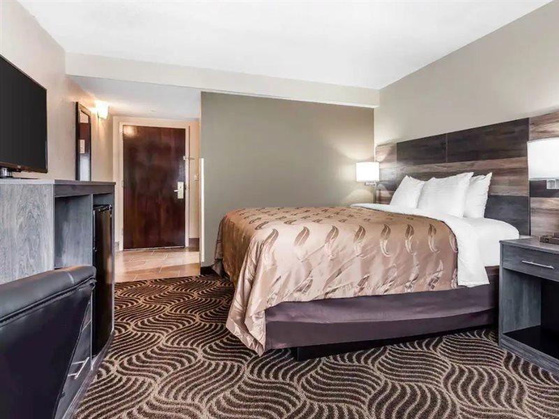 Hotel Quality & Salisbury